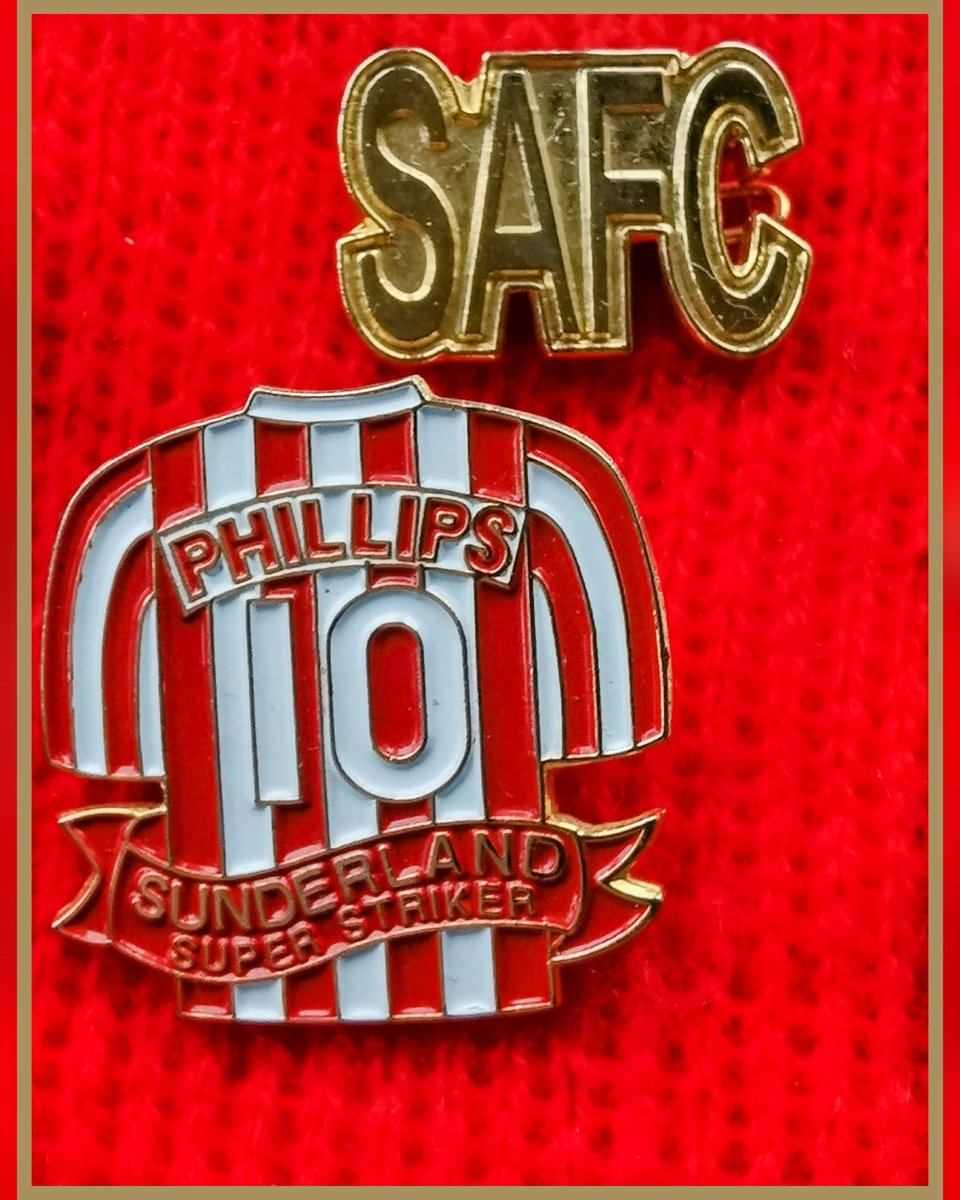 Georgesparents's tweet image. SUPER #kevinphillips doing a fantastic commentary  on #EFL 👍👍👊love this pin badge ❤️