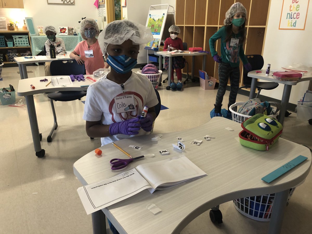 HickoryRidgeES's tweet photo. 1st graders were completing “surgery” today on contractions! Cowboys are engaged in learning 💙 https://t.co/ULNEDDqqtM