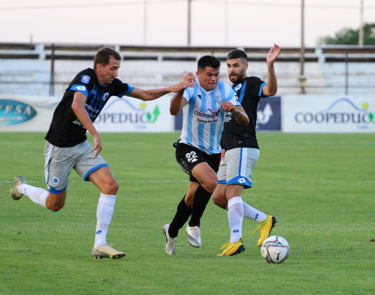 CopaDePrimera's tweet photo. #CopaDePrimera 🏆 

⌛ Entretiempo 

➡️ @GuairenaClub 0
➡️ @12deOctubreI 0

📅 Fecha 7

#AperturaAPF2021 🇵🇾 https://t.co/1OR6lxBBea