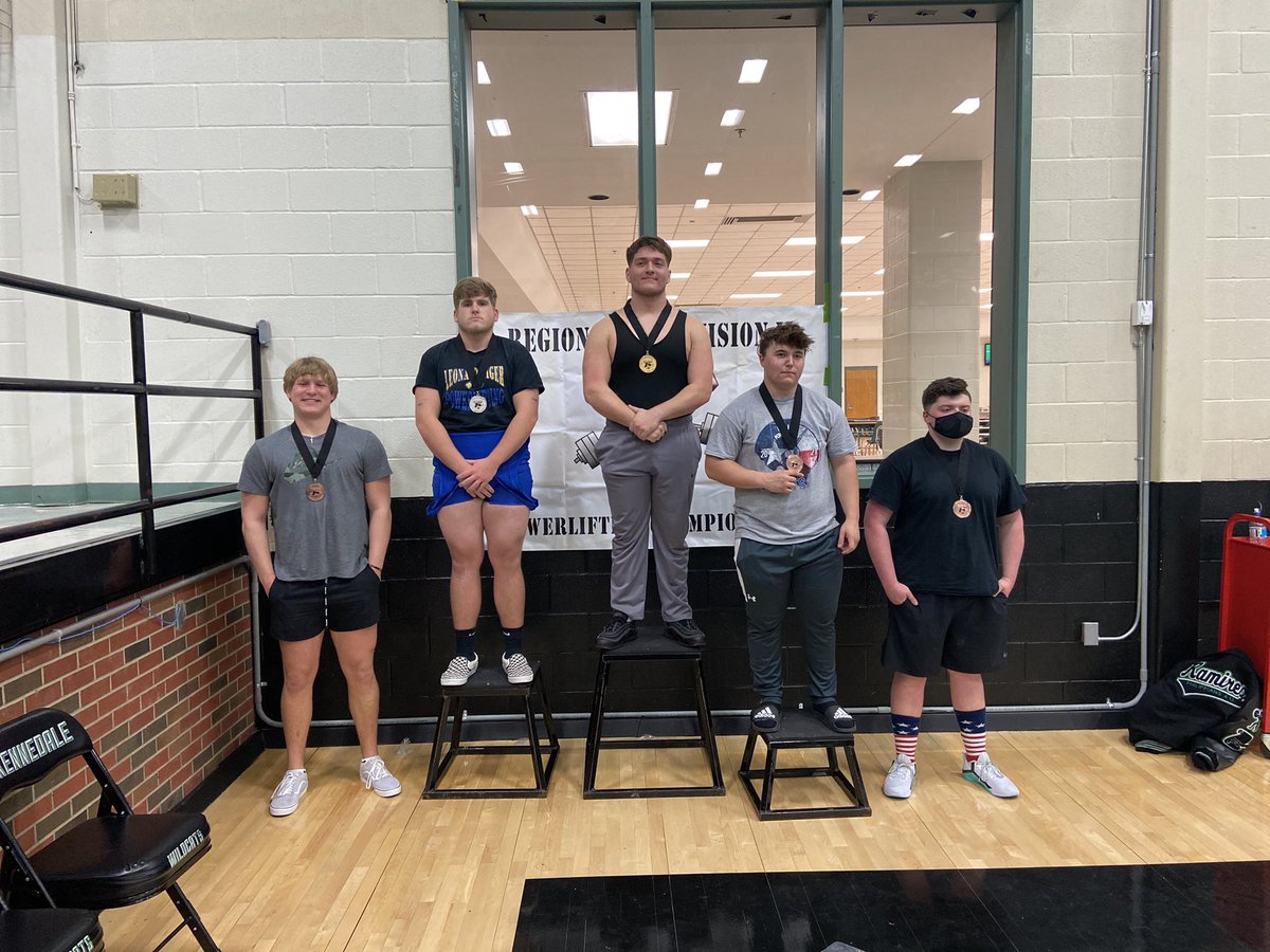 Waters0753's tweet photo. How bout the day Sophomore Jackson Younger had  @TxHSPWL Region 6 D2 meet!! Came into the meet ranked 10th &amp; walks away with a medal for 4th place! PR’d in Squat by 45lbs, Bench by 10lbs &amp; overall Total! https://t.co/KZy21ug4dt