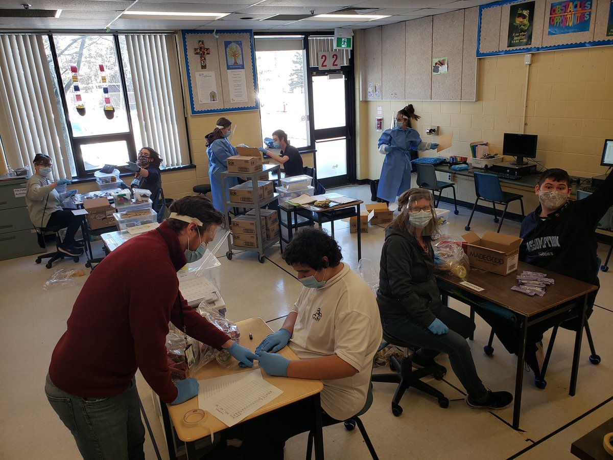 The crew were hard at work last week, getting <a href="/HaltonFFT/">Halton Food for Thought</a> snack packs ready to send out to classrooms! <a href="/AssumptionHCDSB/">Assumption</a> <a href="/ClarkMcdougall/">Principal Assumption CSS</a> <a href="/cquinlan44/">Colleen Quinlan</a> <a href="/degs1000/">Mrs. Degen❤️</a>