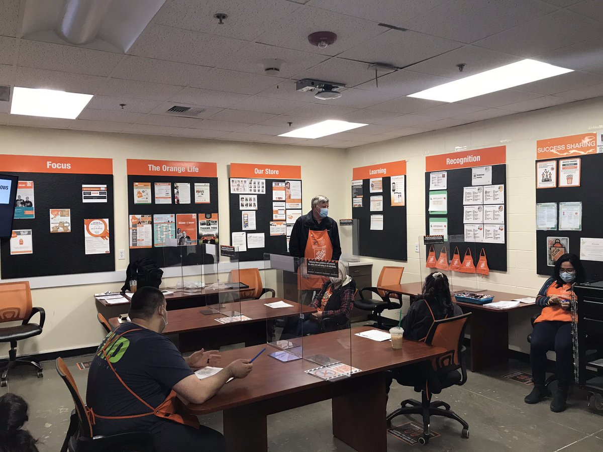 Great store engagement from 3310. Dale Caines running back to back window PK presentations to drive store leads. @Hdchhary @alisson_de_lima @THDjulia #PacNorthProud #HDIS #OneTeam #TeamSac