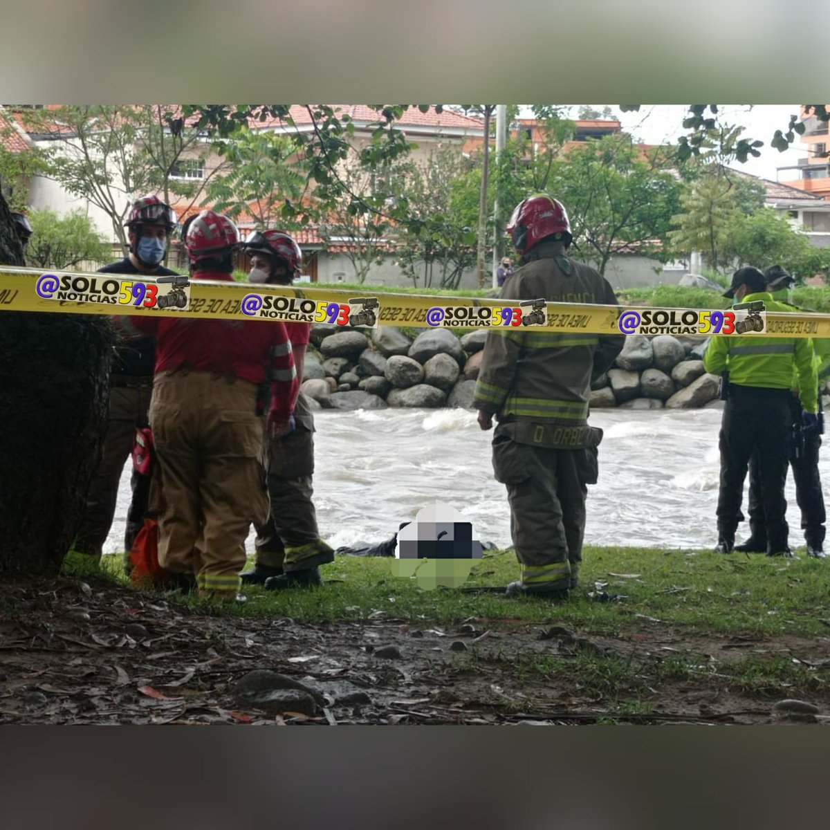 En la Av. Primero de Mayo y Carlos Quinto, un cadáver de un hombre fue rescatado del río Yanuncay por personal de <a href="/Bomberos_Cuenca/">Bomberos Cuenca</a> el cuerpo seguía dentro del cauce, pero ya no tenía signos vitales. <a href="/Lipalava/">Lipsia Alava Bernal</a> <a href="/RAMIROLOJANOL/">RAMIRO LOJANO. 🌐</a> <a href="/tomebamba/">La Voz del Tomebamba</a> @QuejasCuenca