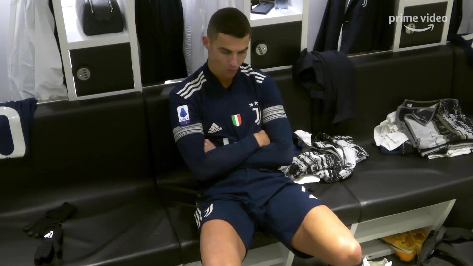 Juv_Inside's tweet photo. - 1ère mi-temps degueulasse 
- 2eme mi-temps parfaite
- des prolongations honteuses
- Marchesin est cocu
- un penalty « oublié » à l’aller
- un penalty offert au retour
- un nombre incalculable de penalty oubliés au retour

Conclusion : On est nul.
A l’année prochaine.

#JuveFCP https://t.co/ObeVXjL80I