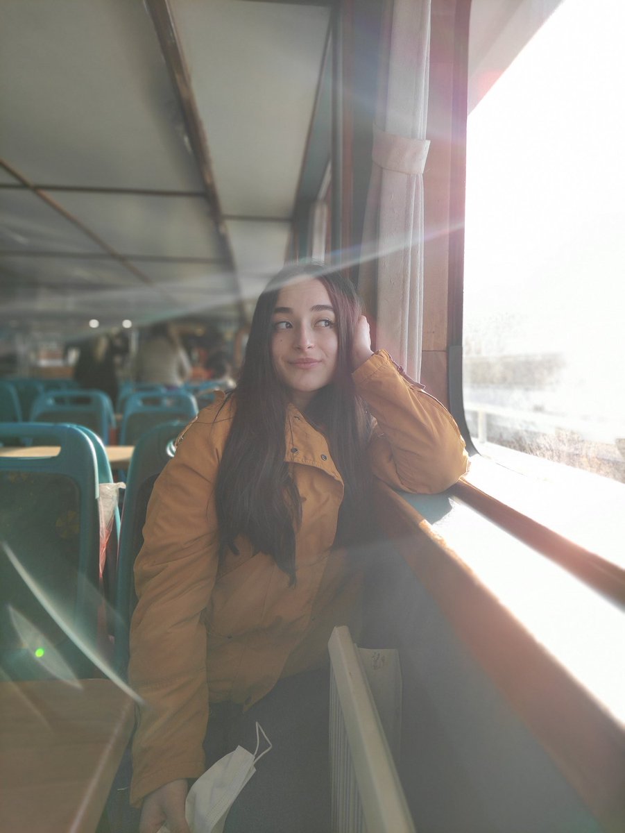 Buraya bir yakışıklı bırakıyorum