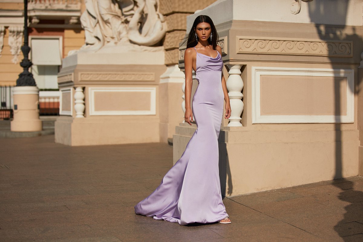 AlamourTheLabel's tweet photo. Salou is the on-trend minimal gown you need. Shop your dream dress today! 

Shop here: https://t.co/GhJ49DcAwb https://t.co/6ZVor6UtBM