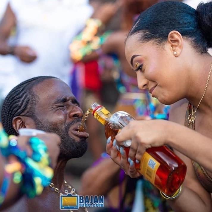 khilanii's tweet image. me forcing my man to drink knowing he only smoke