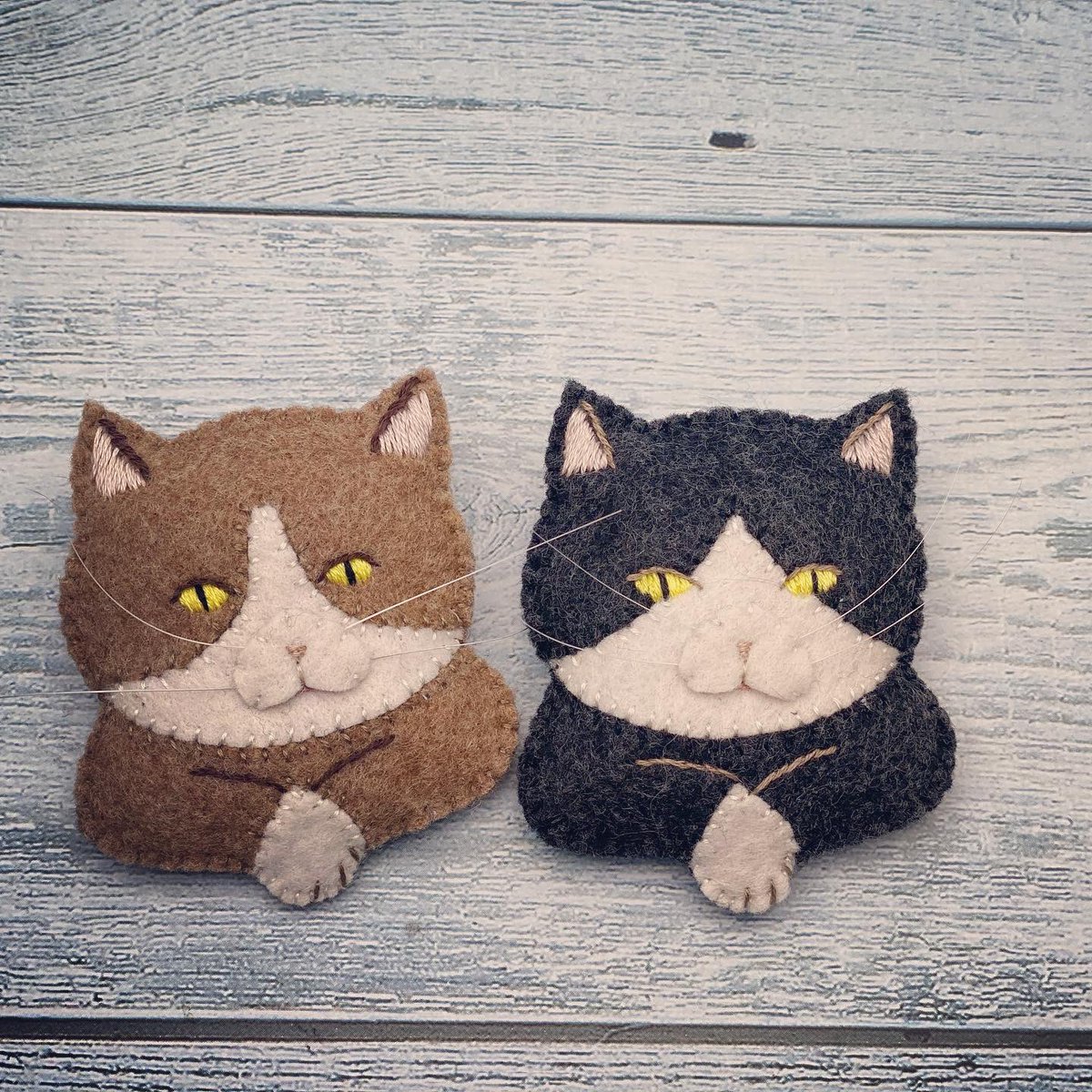 silver_neko's tweet image. ハチワレさん💕

ちょっと大きめで存在感主張してます😁

「これうちのこ展」
3月15日（月）～19日（金）
Gallery 『GEORGE』
京都市山科区西野山百々町100-7
Gallery 『GEORGE』

 @hitoshina
保護猫活動もなさっていて
売上の10％は保護猫、地域猫へのご寄付となります💕

 #猫 #silvermarch