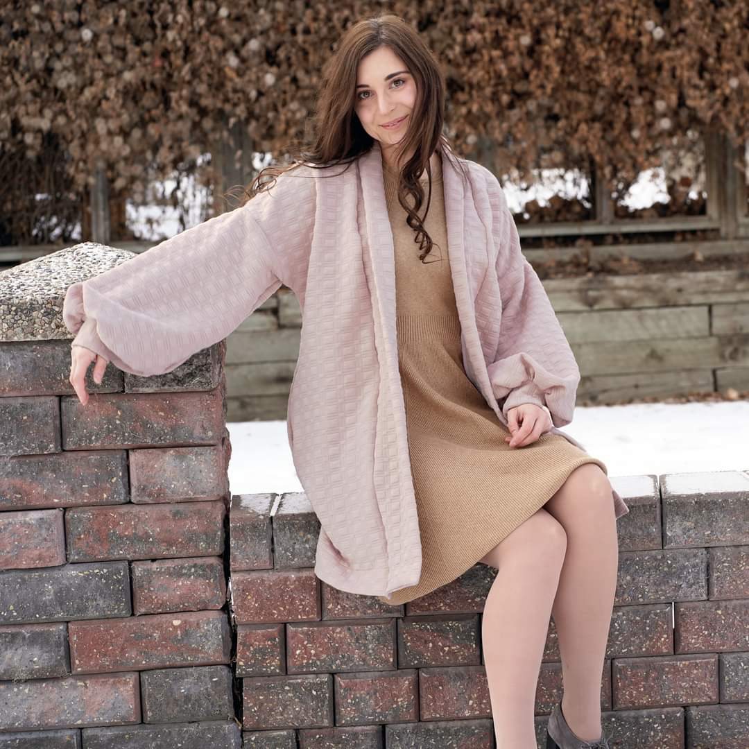 SheerStitchery's tweet photo. I just finished this gorgeous Bubble Sleeve Cardigan from Rebecca Page .  It is such a quick make to whip up and the big bishop sleeves are so FAB!

Check out the Sew Along here: 
 https://t.co/sm0U7zP2z0
#sewing #handmade https://t.co/nWGlJ4ozPh
