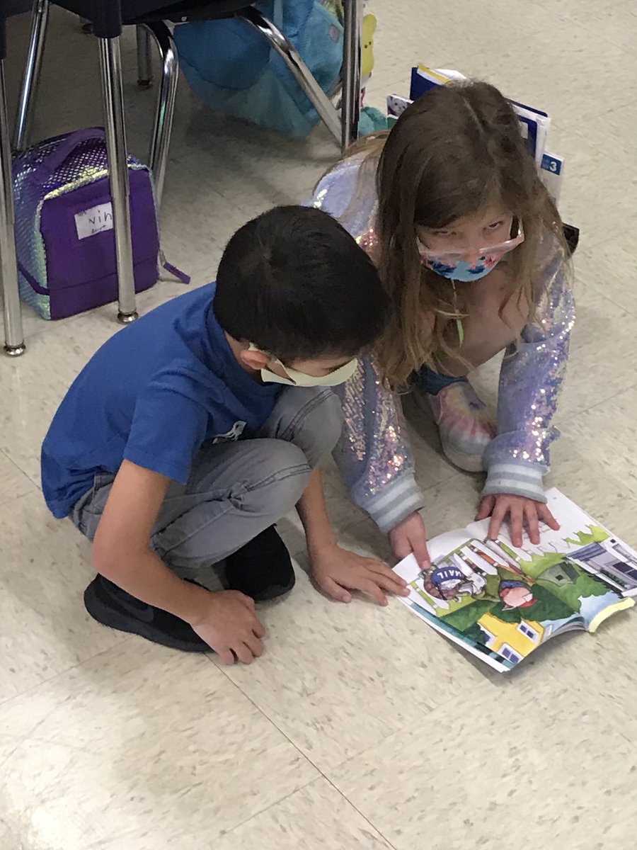Principal_PeteJ's tweet photo. It is SO COOL to watch 1st graders pair up and partner read. They’re so supportive and kind to one another. Plus it’s fun to say EEKK! #LionsStickTogether #LVELearns #LVEreads @LVEZak https://t.co/Fwchh2PNEv