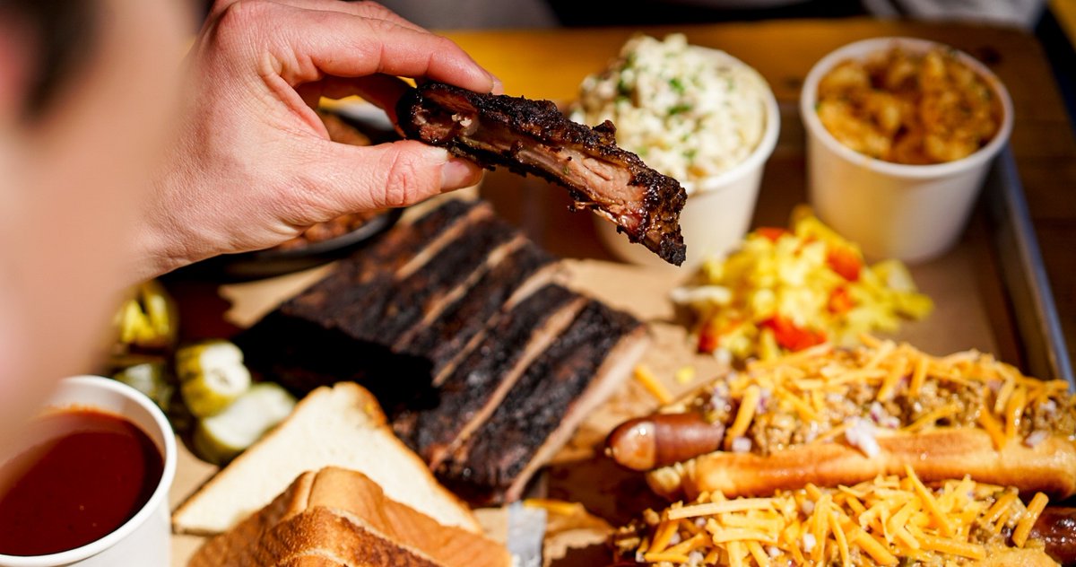 First bite of many. 🤤

Have you had our wondrous display of pulled pork, St. Louis ribs, house chili dogs, served with pickles, mac-n-cheese, potato salad, bourbon BBQ sauce?#BACKYARDBBQBOARD

ladybirdatl.com