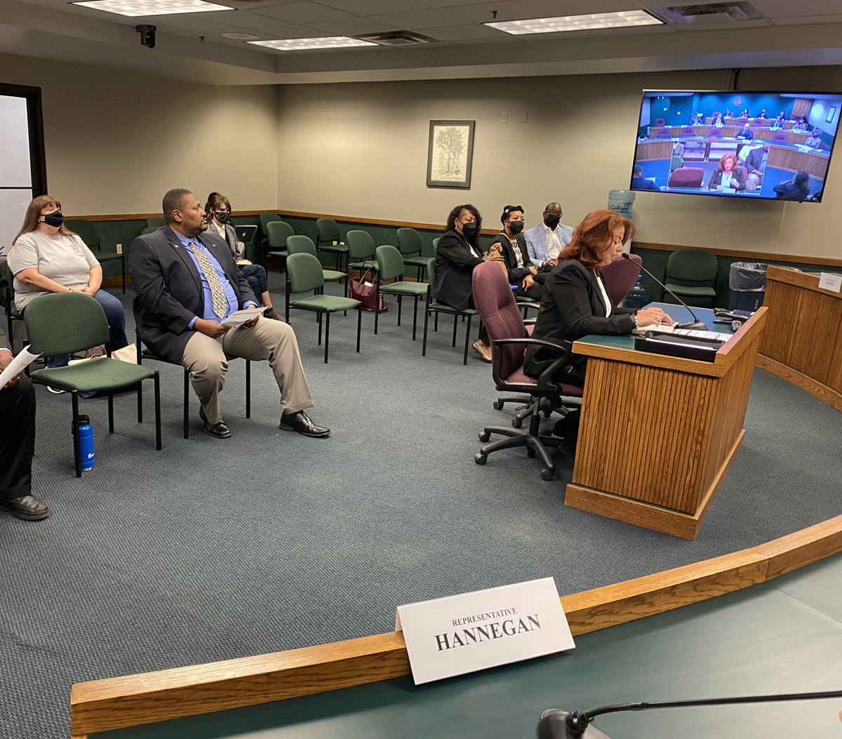 #HappeningNow | Widow of retired @SLMPD Captain David Dorn is testifying to House members in the Special Committee on Criminal Justice on a bill that would designate a roadway in his name. @Dogan4Rep’s bill would name a portion of I-70 from Shreve Road to Kingshighway. #moleg https://t.co/m6nXrS3wbw