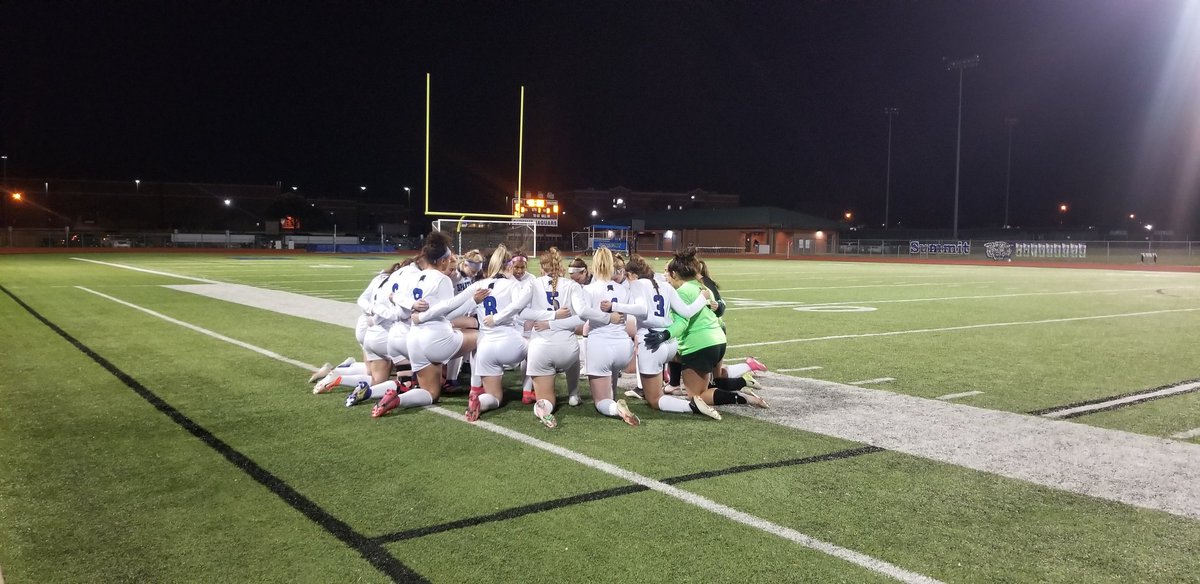 CHSLadySpartans's tweet photo. 2 games back to back. Oh and guess what? We get to play Summit again tomorrow π
Good win tonight 6-0!!
Goals:
@brookekboyer
@laurenwich19 x2
@brookeann_10 x2
@BakerMaradith
Assists:
@_kaylasmith4
@brooklyynn03
@brookeann_10
@logan_stevens17
#Kayannah
#LSS #letsfreakinggo https://t.co/LTjuQrUXuq