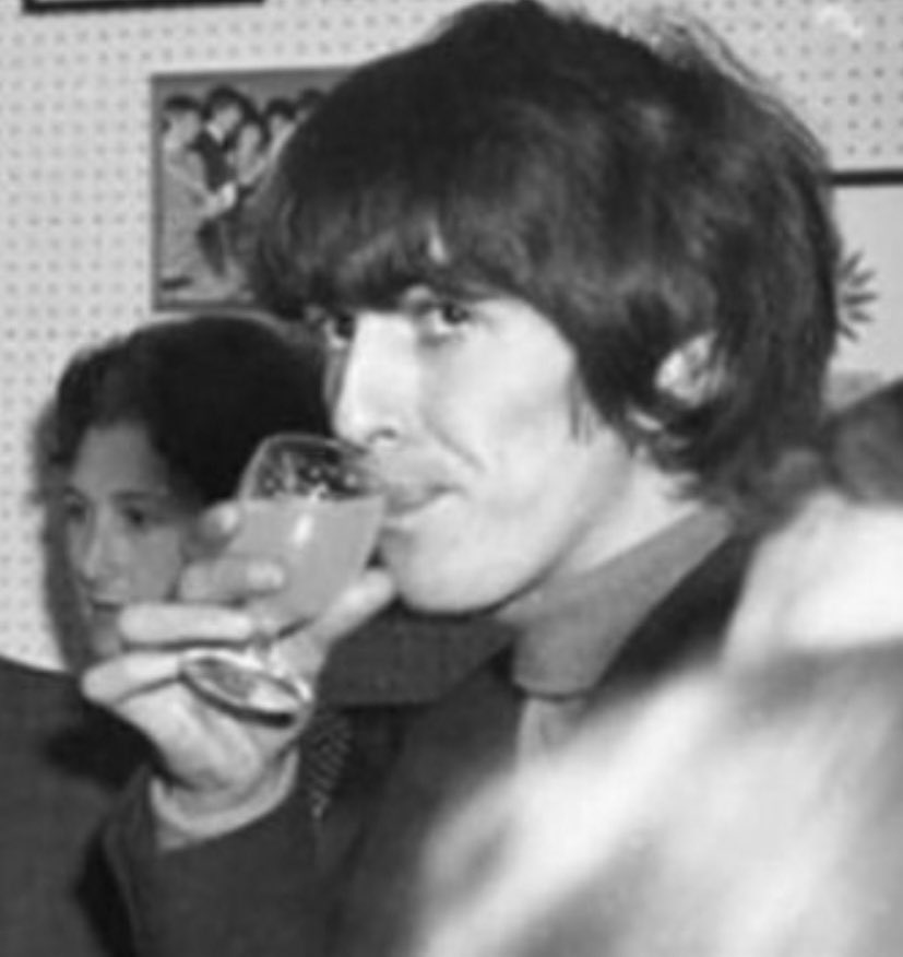 colinanmalcom's tweet photo. Just a bit of George to brighten your evening! #GeorgeHarrison #TheBeatles https://t.co/ywtB9g2UGt