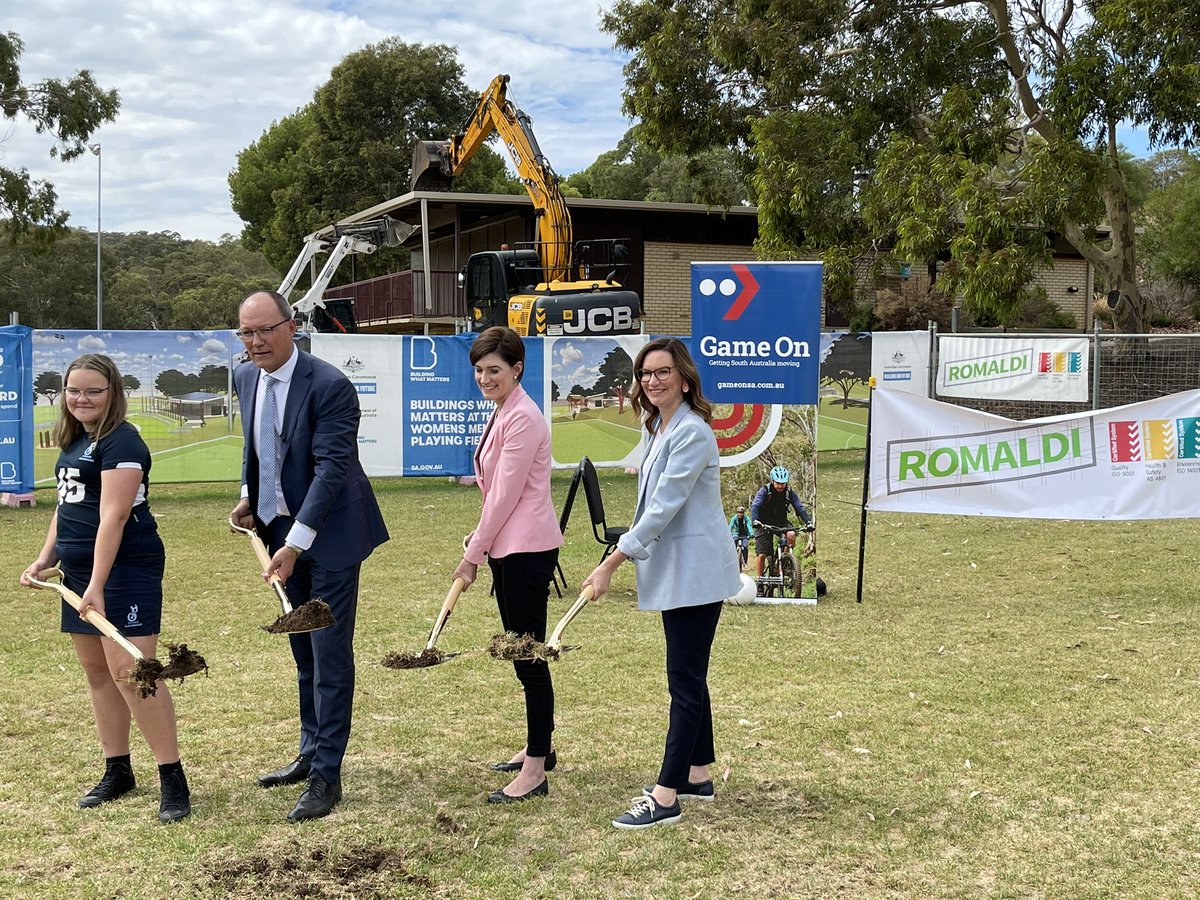RomaldiPtyLtd's tweet photo. Today we “Turned Sod” for this exciting community project “Women’s Memorial Playing Fields ReDevelopment” a much awaited and needed project for the local community.
#romaldiconstructions #romaldi #teamromaldi #builder #commercialconstruction #buildersofinsta #buildersadelaide https://t.co/jIrFMNoruW