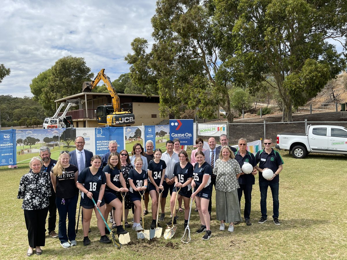 RomaldiPtyLtd's tweet photo. Today we “Turned Sod” for this exciting community project “Women’s Memorial Playing Fields ReDevelopment” a much awaited and needed project for the local community.
#romaldiconstructions #romaldi #teamromaldi #builder #commercialconstruction #buildersofinsta #buildersadelaide https://t.co/jIrFMNoruW