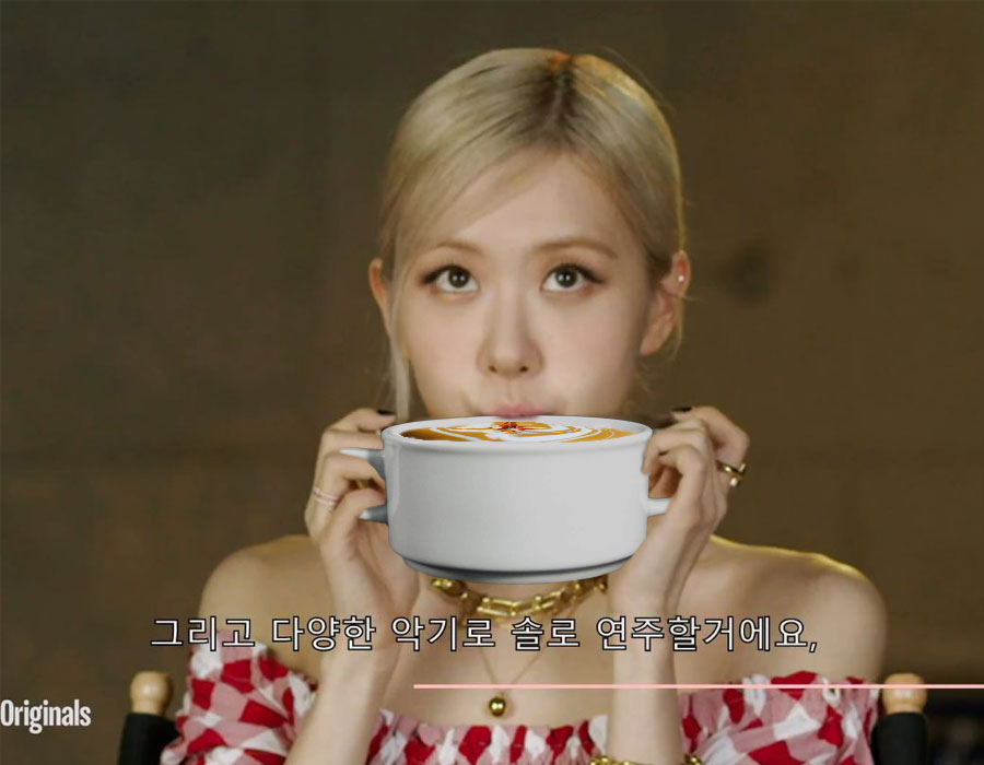meenah2560's tweet photo. EVERYTHING I NEED IS ON THE GROUND 🍽️🥣☕️
#RELEASEDonYouTube  #로제  #ROSÉ  #BLACKPINK  #블랙핑크  @BLACKPINK https://t.co/SCB36SdmsE