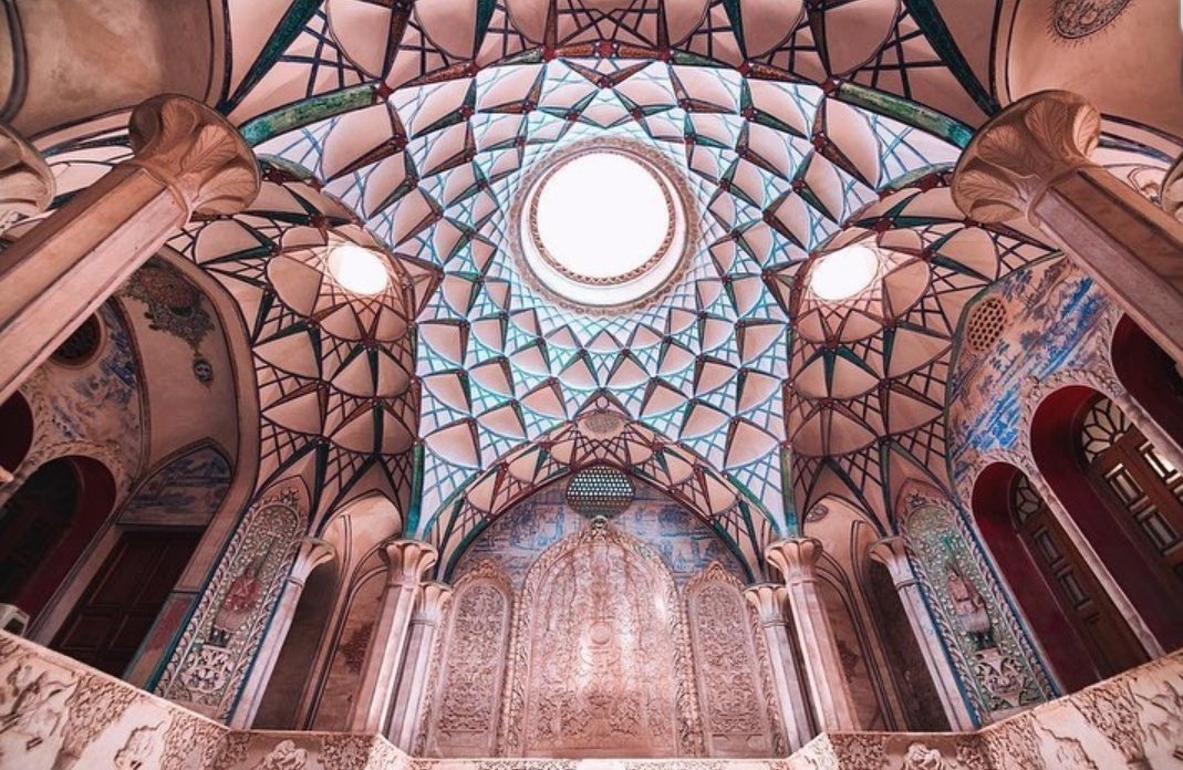 MacitMahmut's tweet photo. Iran🇮🇷
 Amazing Iranian Architecture in the Beautiful City of Kashan.
Which one of them is your favorite?
#iran
#world 
#travel https://t.co/9u2EMiUQEE