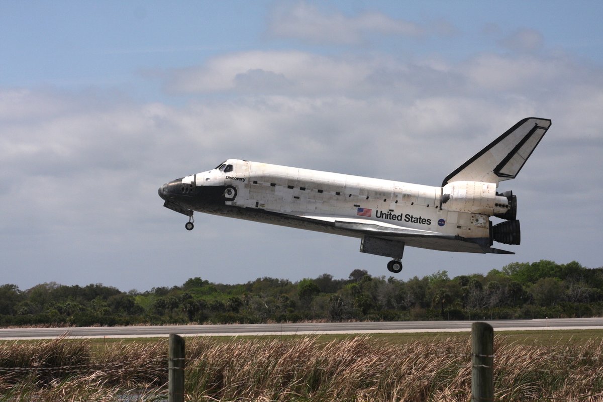 SpaceflightNow's tweet photo. Ten years ago, the shuttle Discovery landed at the Kennedy Space Center to conclude its final mission, a nearly 13-day flight to deliver supplies and a storage module to the International Space Station.

See our coverage of Discovery’s final flight: https://t.co/ajctMcuUAi https://t.co/ruoV7i9yhY