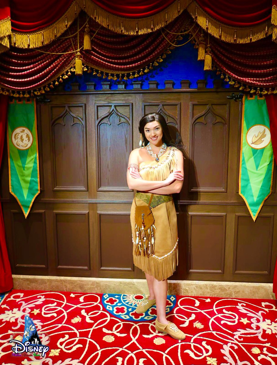 🍂 For the first time in history, #Pocahontas  met the guests today inside “Castle of Magical Dreams”!

#Disney #DisneyParks #HKDL #HongKongDisneyland #HKDisneyland #香港迪士尼樂園 #DisneyMagicMoments #BelieveInMagic #心信奇妙 #ディズニー #香港ディズニーランド #HKDL15th