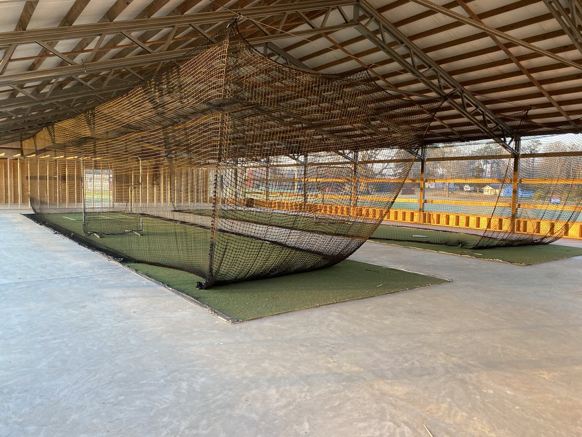 ECCCSoftball's tweet photo. 👀👀 Hitting Facility/Weight Room Coming Together! #staytuned #ECWay🖤💛 https://t.co/HxPSPNMsdY