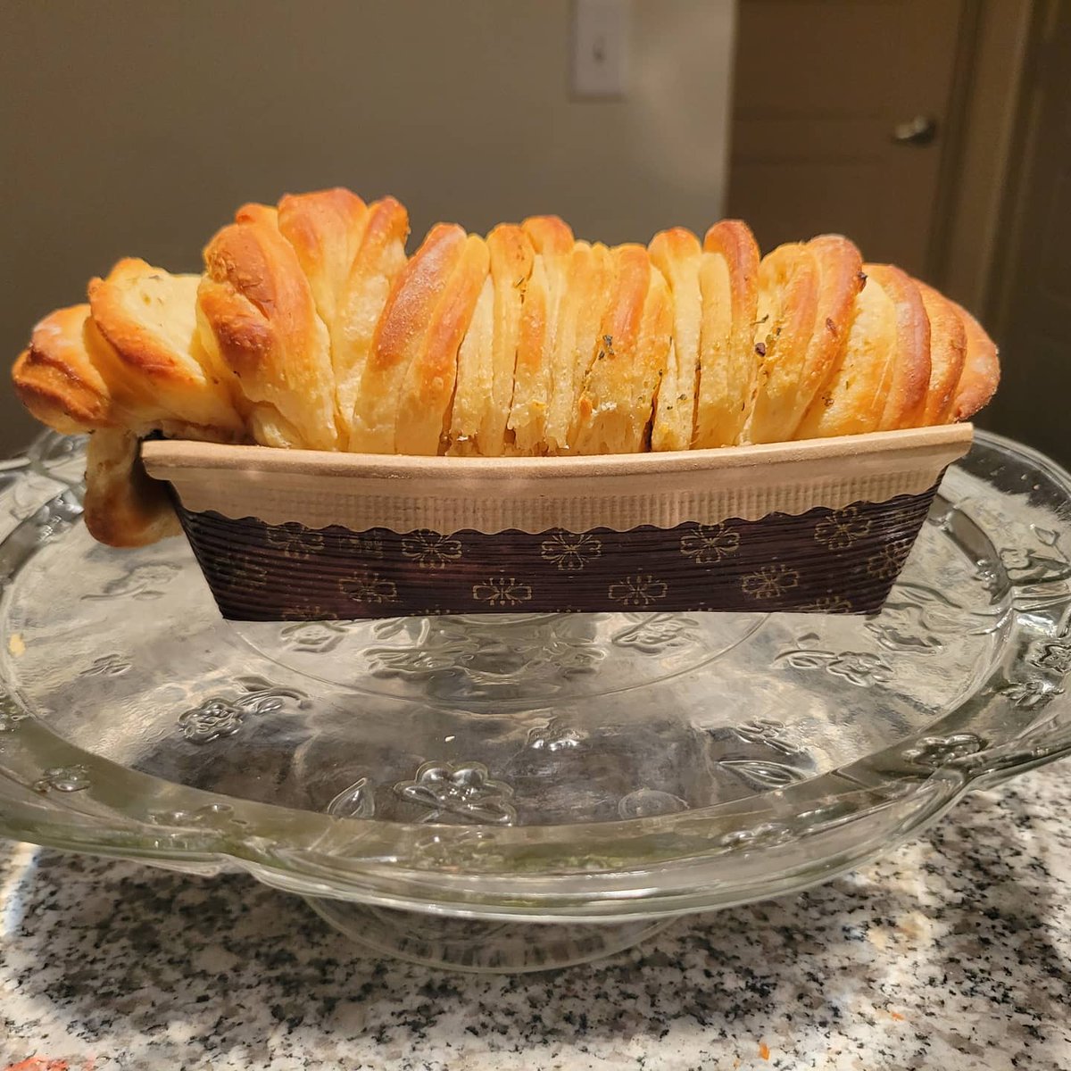 BbBroomfield's tweet photo. Next in the series of #ExtraordinaryBread from @kingarthurflour is the Butterflake Herb Loaf! This is a delicious crowd-pleaser that goes great with whatever you're cooking for dinner!
#baking #bakinglife #bakingbread #pullapartbread #herbbread #butterflake #butterflakeherbloaf https://t.co/iIrS1gKdki