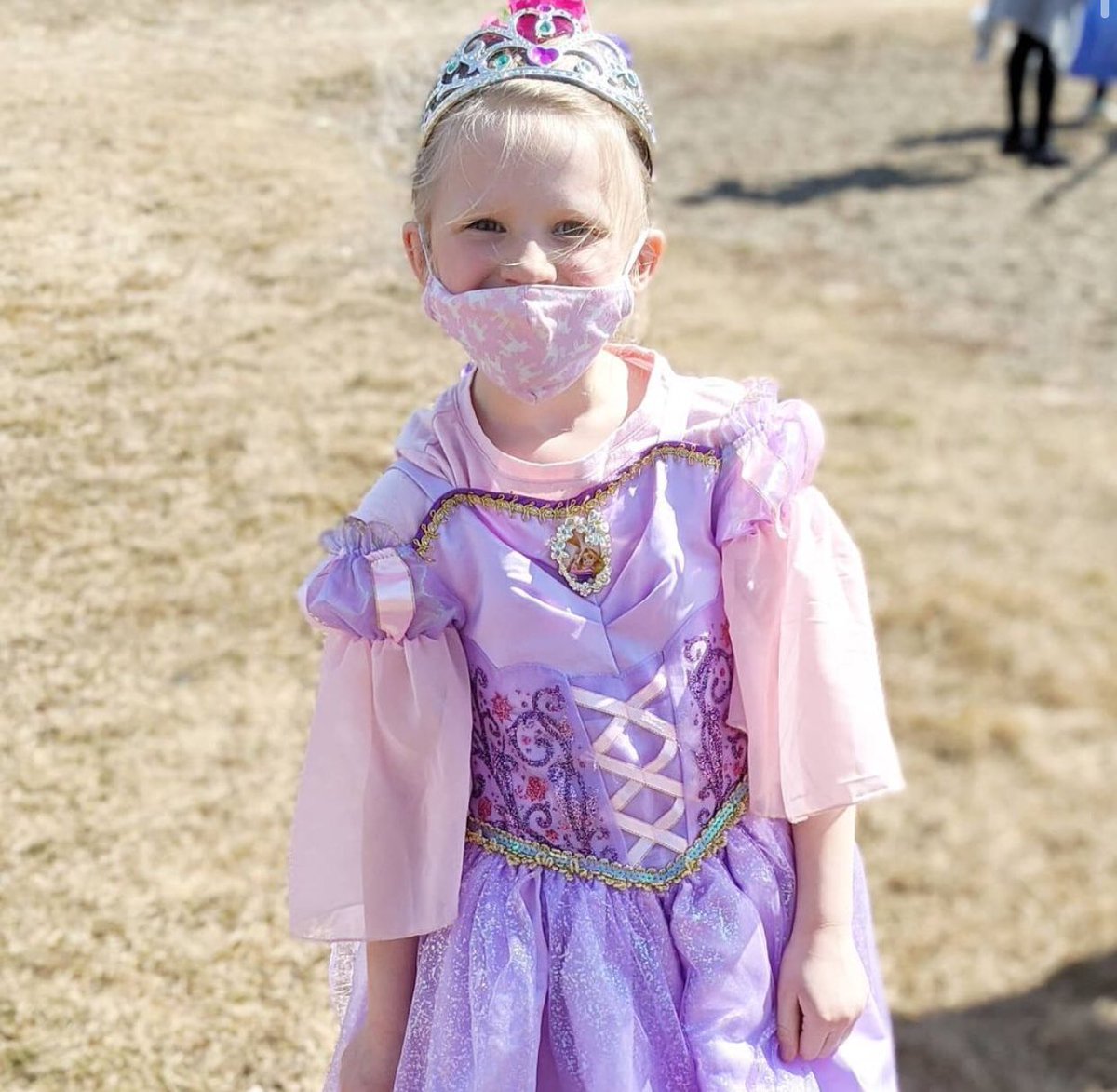 HeritageNL's tweet image. Tuesday was “Class Choice” Day for Spirit Week. There were princesses and dinosaurs and joy to be found in every shape and size (and 70 degrees and sunshine didn’t hurt). #HCSTransform