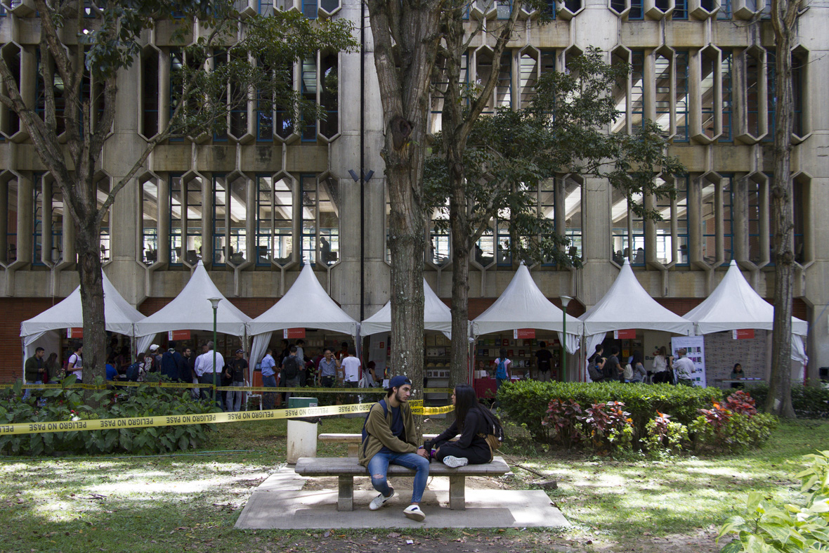 elucabista's tweet photo. #UCABEnLosMedios | UCAB extendió su Becatón hasta el 15 de marzo para poder ayudar a más estudiantes.
💻📲https://t.co/0wJa6ELArK | Vía ➡ @contrapunto https://t.co/nQm2fdV8rS