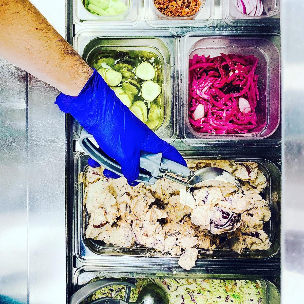 NakedRiverBrew's tweet image. We’re hiring! 🍻🤘

We’re looking for some great kitchen staff, stop in for an application this week or send your resume to nakedriverbrew@gmail.com 
#kitchenjob #chattanoogajob #linecookwanted #breweryjob #chattanoogaemployment #hiringinchattanooga