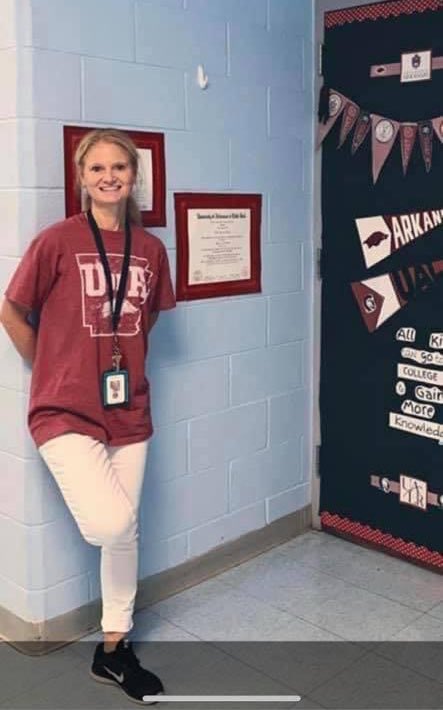 DjWalt_'s tweet photo. BREAKING: Elementary school teacher Karla Lasiter made a 5 YEAR-OLD BLACK student clean feces out of the toilet last Friday w/ his bare hands. She stated “she doesn’t know why she made him do it.” Crystal Hill Elementary, North Little Rock, AR has her on administrative leave. 😒 https://t.co/NywlG9dtIP