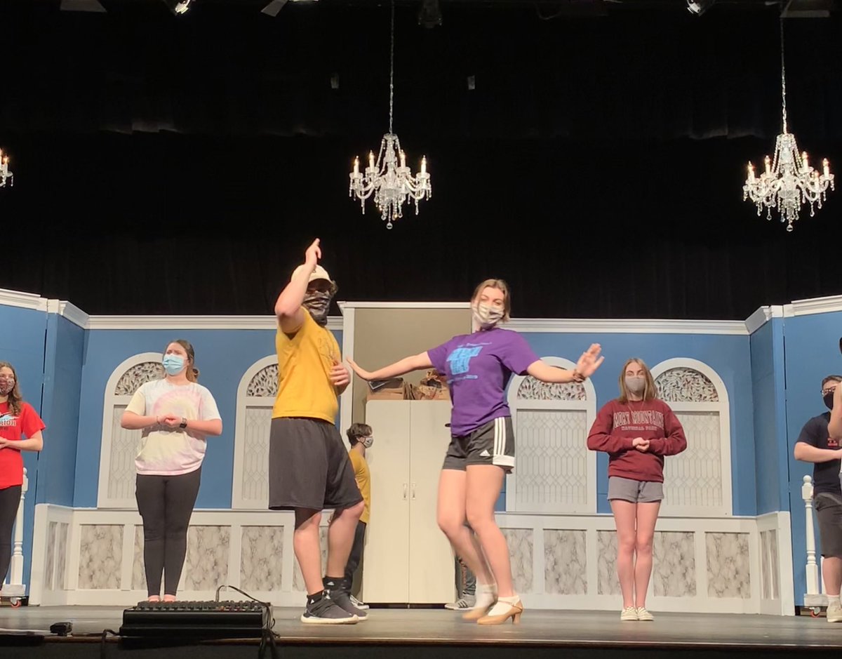 15 days until The Drowsy Chaperone opens! @MrsBonatesta @mr_plansinis @EFHS_Musical @GKAwards