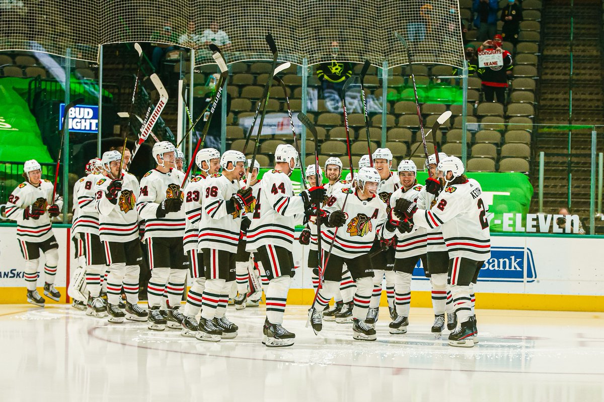 We were absolutely definitely 100% NOT emotionally ready to see this pregame tunnel the team made for Patrick Kane. 

#1Kane #Teammates #ThatsHockeyBaby