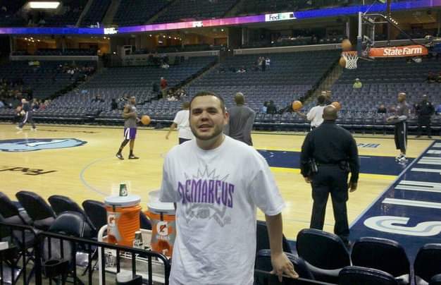 palmer102's tweet image. It was 10 years ago today I had a conversation with DeMarcus Cousins. I said "Can you sign my shirt?" He responded "I cant." #boys4life #BFFs