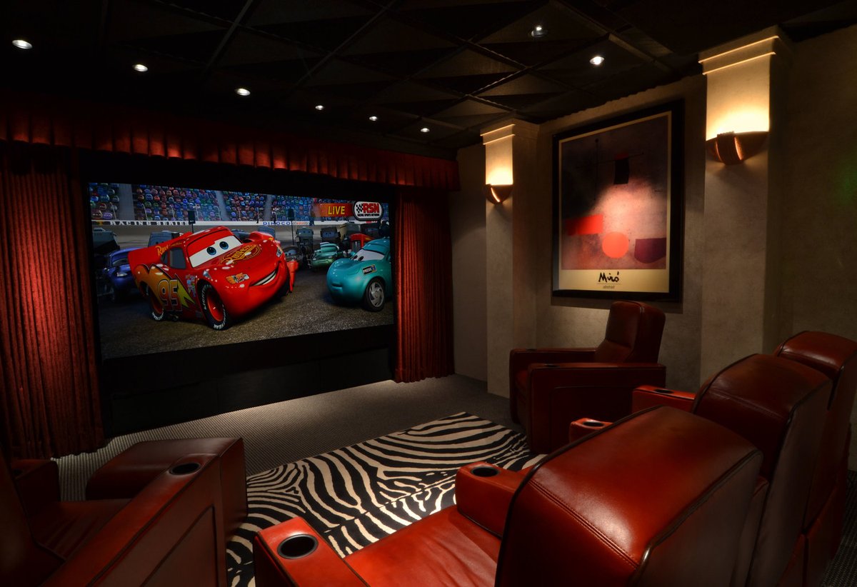 DomesAV's tweet image. Have you considered a Home Theater? You will use it for years to come, family and friends will enjoy it, and it can be a multi-purpose room if you work from home. Call us! #hometheater #frontprojection  @domesav 757-548-2020 domesav.com/services/home-…