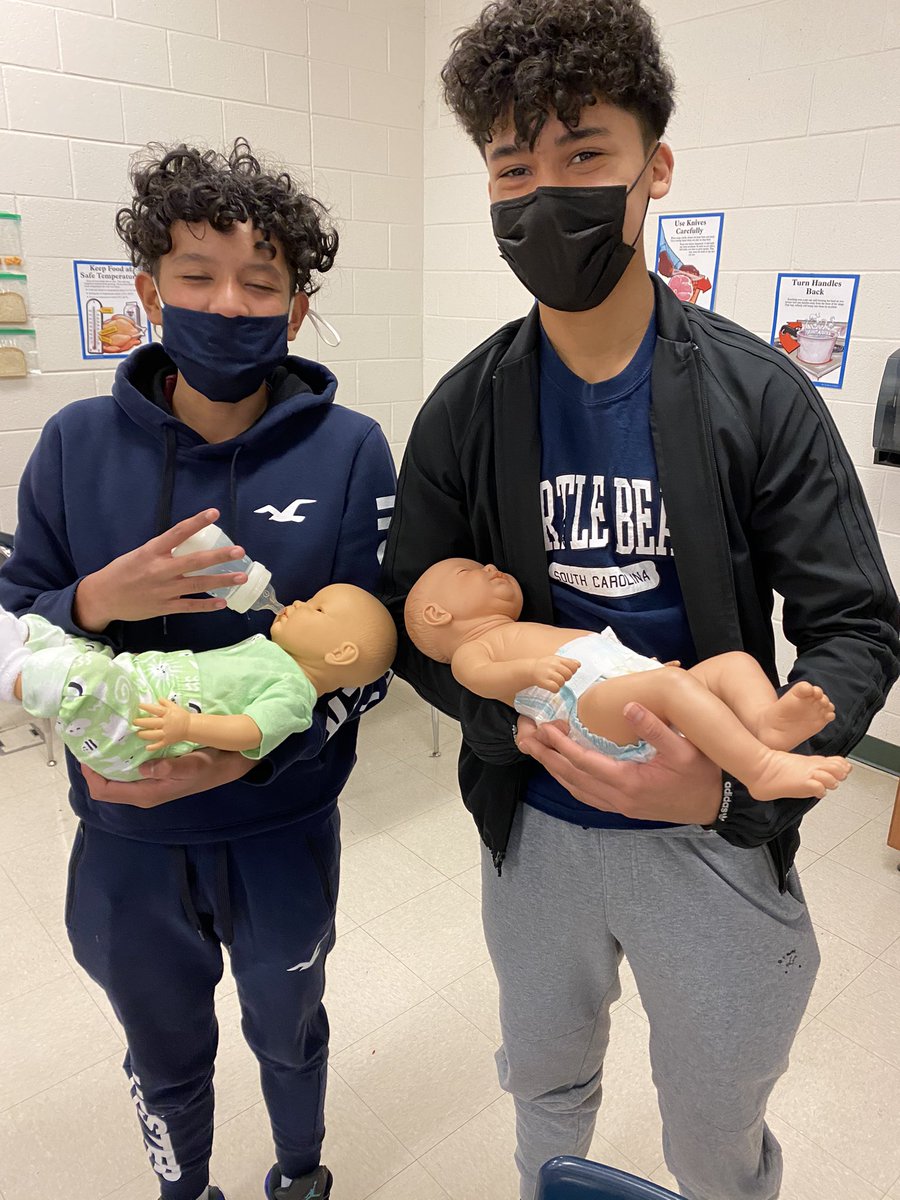 Mrs_Dwiggins's tweet photo. Group A “Babies Day Out”! 8th graders were awesome parents for the day! #facsteacher #lifeskills #classbabies #eighthgrade @SEMSPatriots https://t.co/a3VzGoB4I2