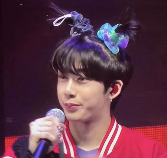 hyungwonsmiIe's tweet photo. hyungwon the cutest babie noooo look at him 🥺🥺🥺🥺 
@OfficialMonstaX #형원 #HYUNGWON https://t.co/DgkmCbmlsu