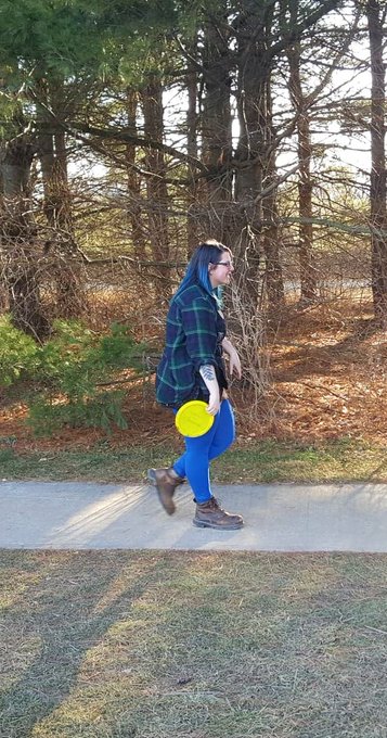 I finally left my cave today for a bit of disk golf! Final score: not great 🤣 https://t.co/L3JG3rMSX