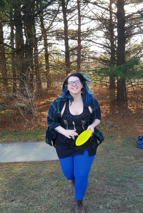 I finally left my cave today for a bit of disk golf! Final score: not great 🤣 https://t.co/L3JG3rMSX