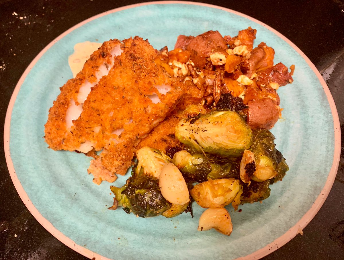 jsquaredfood's tweet photo. Crispy Cajun Cod with Lemon Remoulade, Roasted Sweet Potato, Feta &amp; Pecan Salad, &amp; #Lemon #Garlic #Roasted Brussel Sprouts. #Yum!

#fish #dinner #foodporn #TastyTuesday #nomnom #homemade #Vegetarian #EatLocal #J2Food #delicious #WeDeliver #nyc

Order here: https://t.co/wOX90UjvBS https://t.co/kWXdH0sTB2