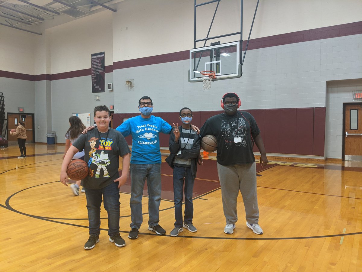 COFDurham's tweet photo. #COFDurham fun today! 🏀 @DurhamMS https://t.co/kJEMp7l3VN