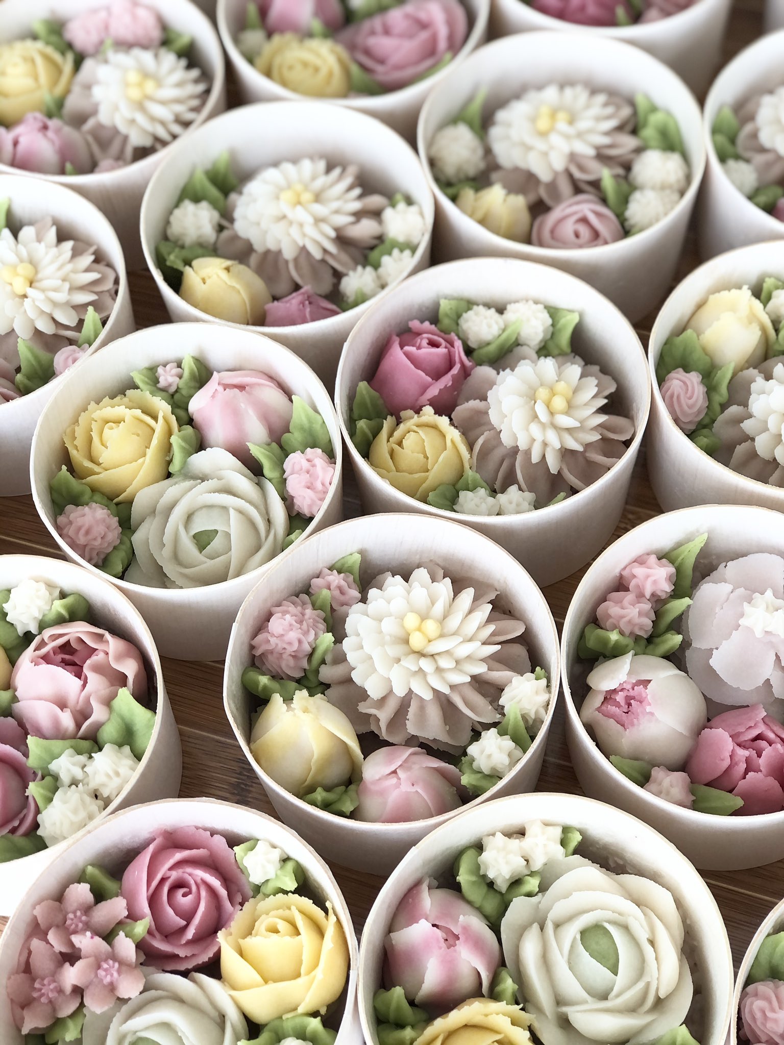 和三盆の花咲くおはぎ 花輝 Ballade 1箱 冷凍 花 お花 おはぎ 和三盆 花咲くおはぎ 徳島 あさイチ 通販