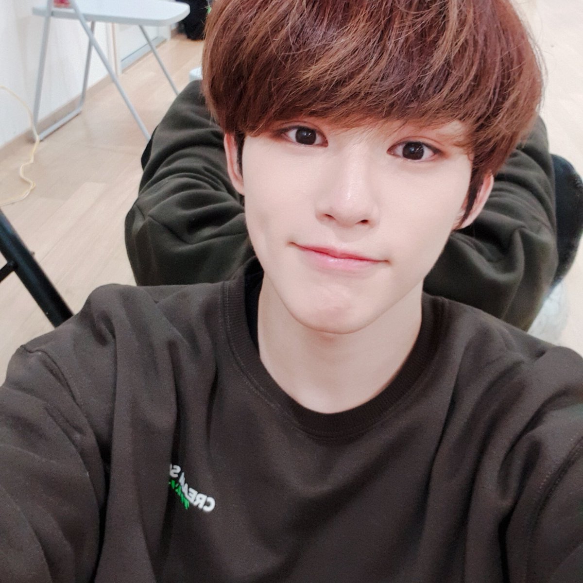 jyoulovesu's tweet photo. Just chillin ๐
#toogetherSelcaDay #tgsd https://t.co/eFbwgUSn53