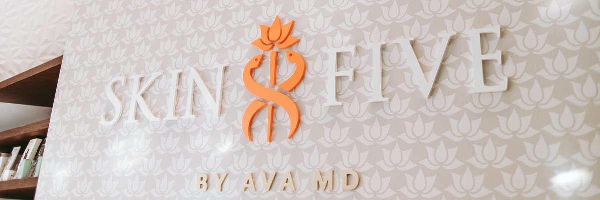 When your to-do list keeps growing, it can feel hard to justify spending time on self-care (though we say it's always worth it). That's why all of our treatments are designed to get you in-and-out in 30-60 minutes⏰, with little or no downtime. ⁠
⁠
Timeless skin in no time.