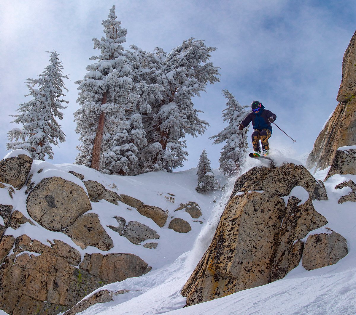 DavidCaraccio's tweet photo. Check out action at Lake Tahoe area ski resort as snow keeps coming https://t.co/vXwwd2cYC5 @squawalpine #CAwx #skiing #snow #LakeTahoe @AlexSpee https://t.co/XZzoCk9iIc