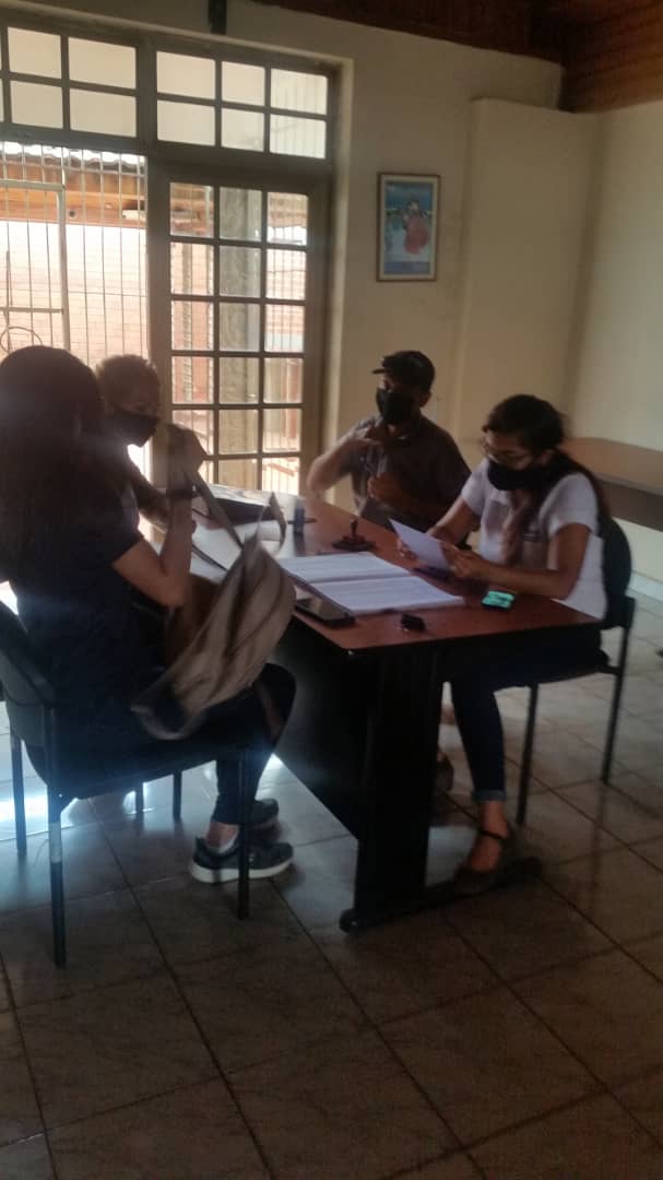 InpsaselF's tweet photo. @eduardopiate2 @dcabellor @geovannireuma @GobVictorClark @BRACHOWSKY2021 @MinTrabajoVE @Inpsasel_vzla Cumpliendo las instrucciones de nuestro Presidente Nicolás Maduro, con las pertinentes medidas de Bioseguridad seguimos brindando atención a nuestros usuarios https://t.co/QoLoLOqhIN