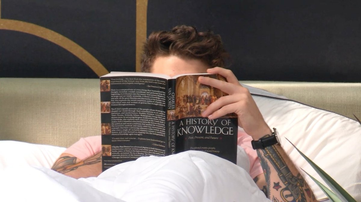 JosephElfassi's tweet image. De la grosse lecture à #bbcelebrites @ChrisLynnHedges #EmpireOfIllusion #HistoryOfKnowledge