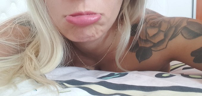 A veces tengo ganas de mirar una peli con alguien y dormir cucharita pero NO me pasa 😢 https://t.co/<a href="/tag/sweetmia"class="tags"><span>#sweetmia</span></a>