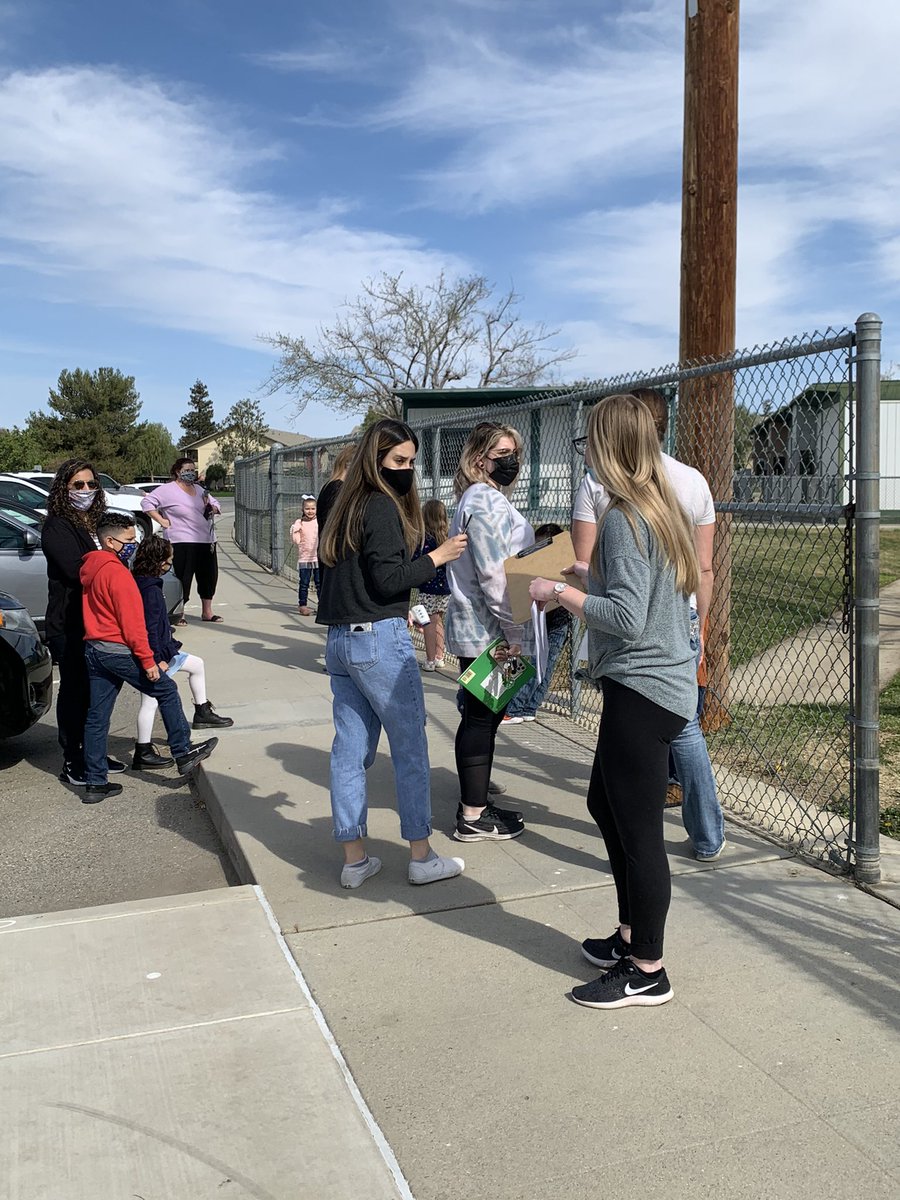 WinglandElem's tweet image. Wingland welcomed our 2nd TK Cohort today - Ms Anderson was excited to see her littles on their very first physical day of school! #firstdayofTK  #wecandothis #WildcatPride #SSDWeCare #tinybutmighty