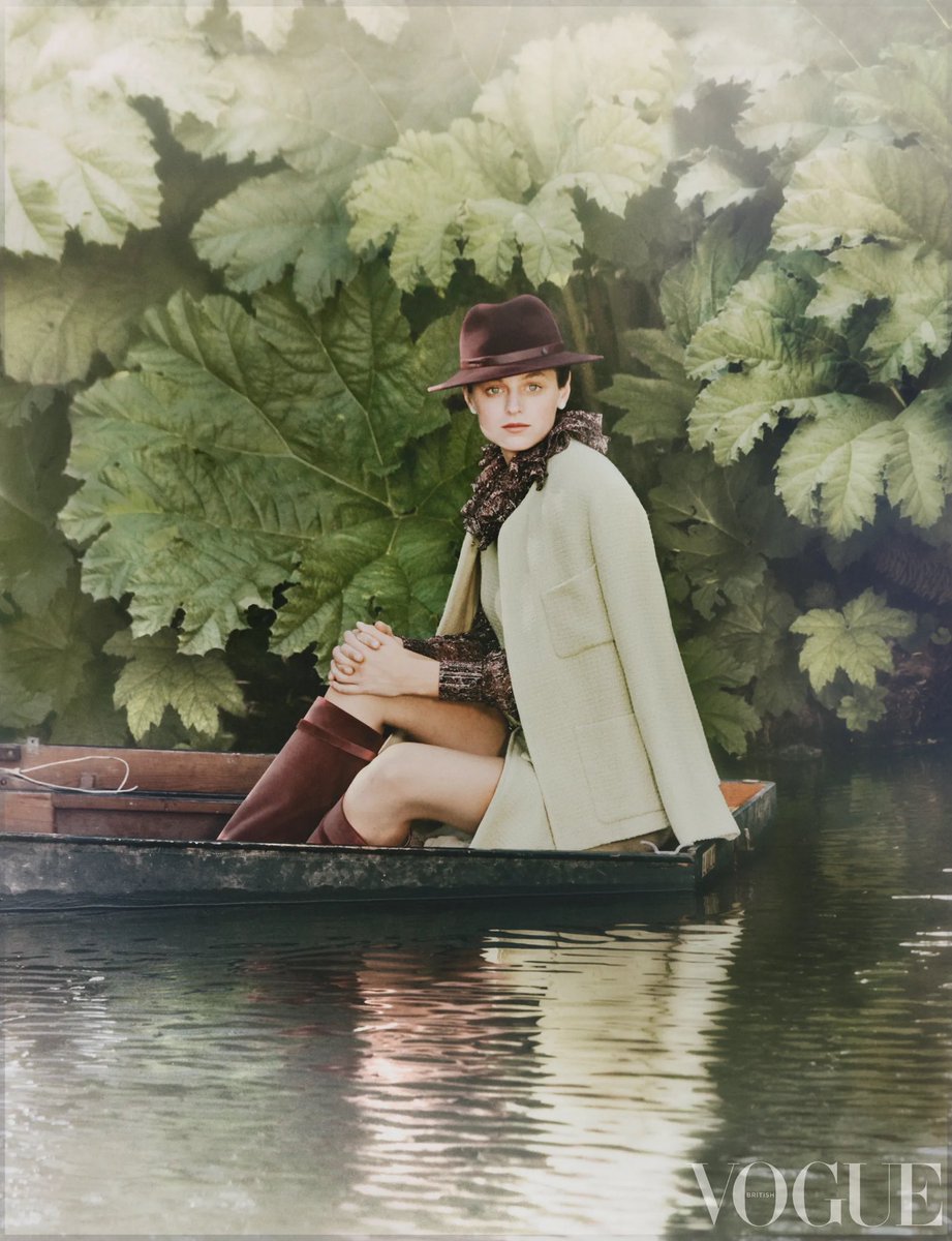 divineysl's tweet photo. emma corrin for british vogue, yeah <3 https://t.co/VSutXEIRB1
