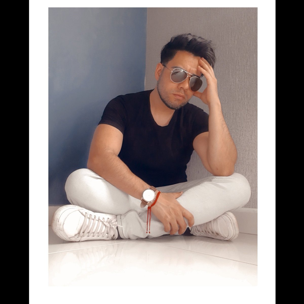 christiancrossx's tweet photo. Pues los sufrimientos ligeros y efímeros que ahora padecemos producen una gloria eterna que vale muchísimo más que todo sufrimiento.
2 Corintios 4: 17
#buenoesDios #christiancross #fotodeldia #menstyle #men #Gadisgood #mensfashion #mensfashionpost https://t.co/HXc2IMs6SQ